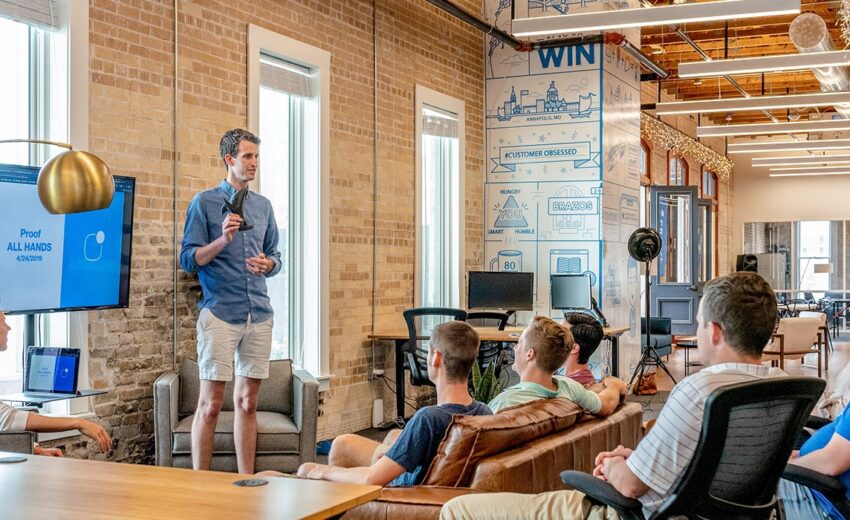 Design Agency vs. In-House Designer: The Benefits of Choosing an Agency